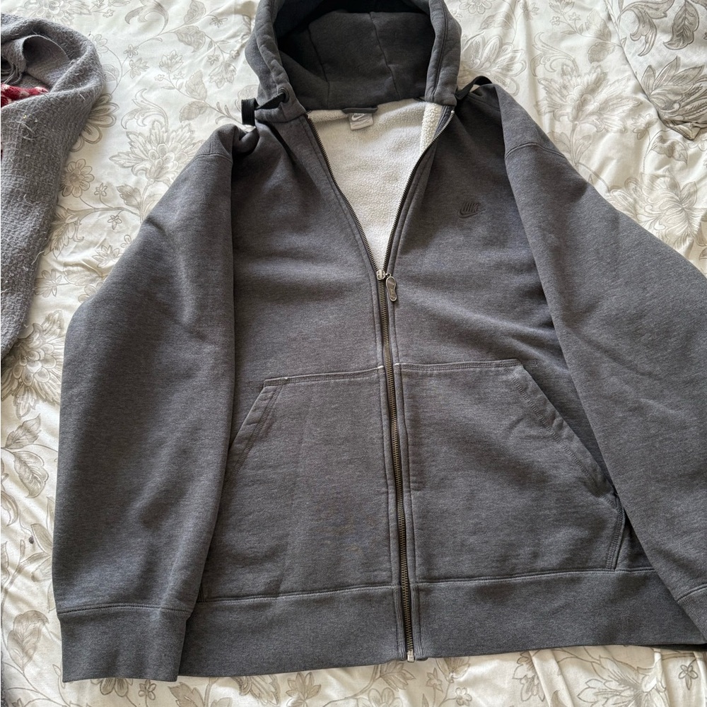 Nike Men’s Charcoal Gray Full-Zip Hooded Sweatshirt
